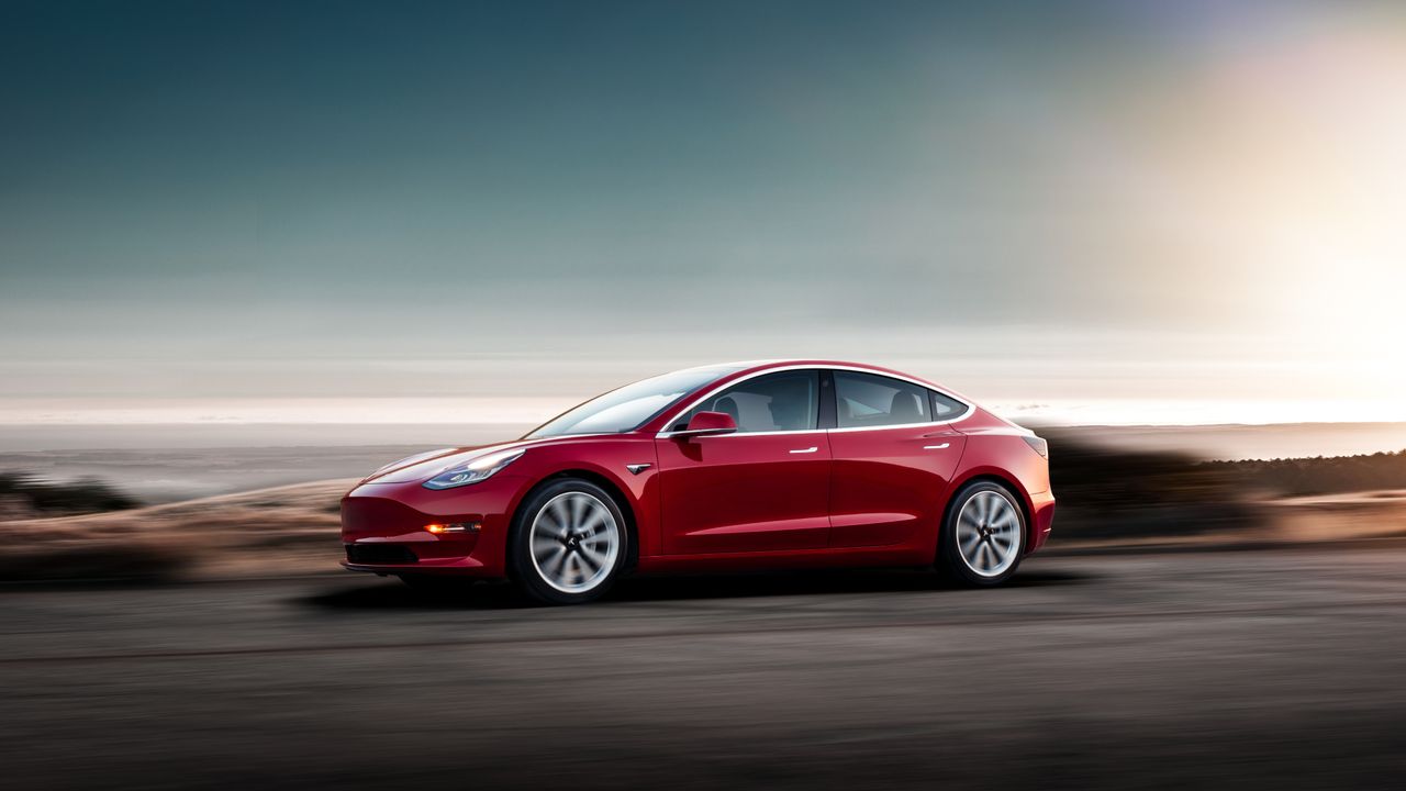 Model 3 jako pierwszy ma otrzymać inteligentnego asystenta głosowego