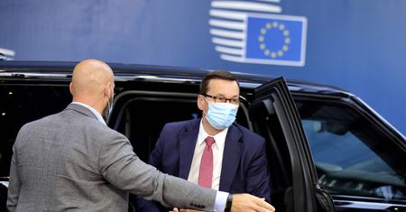 Szczyt UE, dzień trzeci. Negocjacje w martwym punkcie, sądny czas dla Morawieckiego