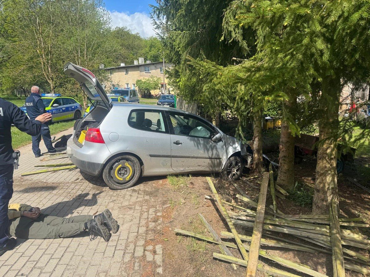 Pościg pod Człuchowem. Włamywacze staranowali radiowóz, w aucie narkotyki i kradziony łup