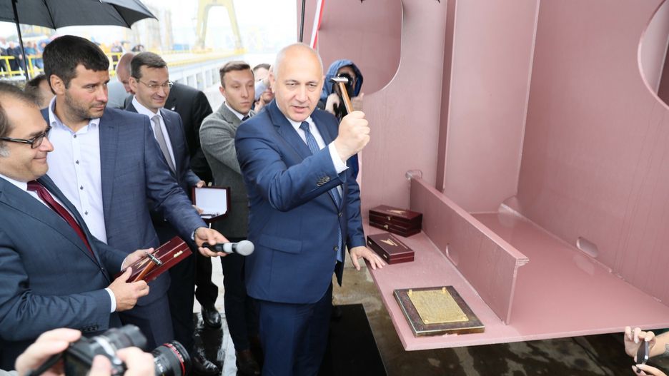 Szczecin. Uroczystość położenia stępki pod budowę promu pasażersko-samochodowego dla Polskiej Żeglugi Bałtyckiej