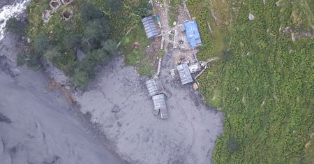 Kolejny kataklizm w Nepalu. Gigantyczna fala zmiotła mosty i domy