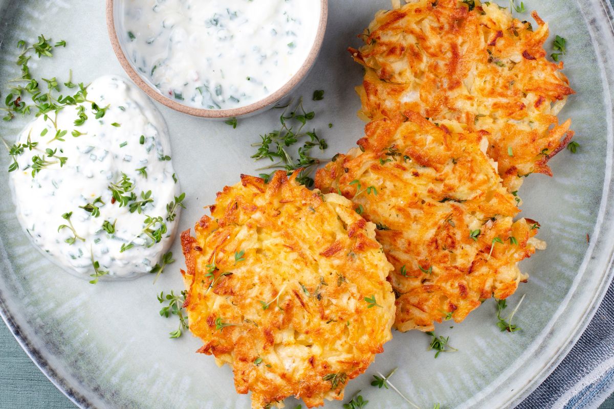 Kroję i dodaję do ziemniaków zamiast cebuli. Takie placki są 1000x smaczniejsze niż tradycyjne