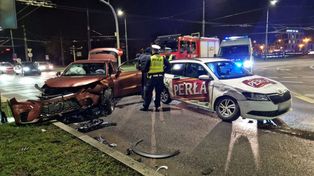 Lublin: Wjechał na czerwonym. Na rondzie doprowadził do zderzenie z lexusem