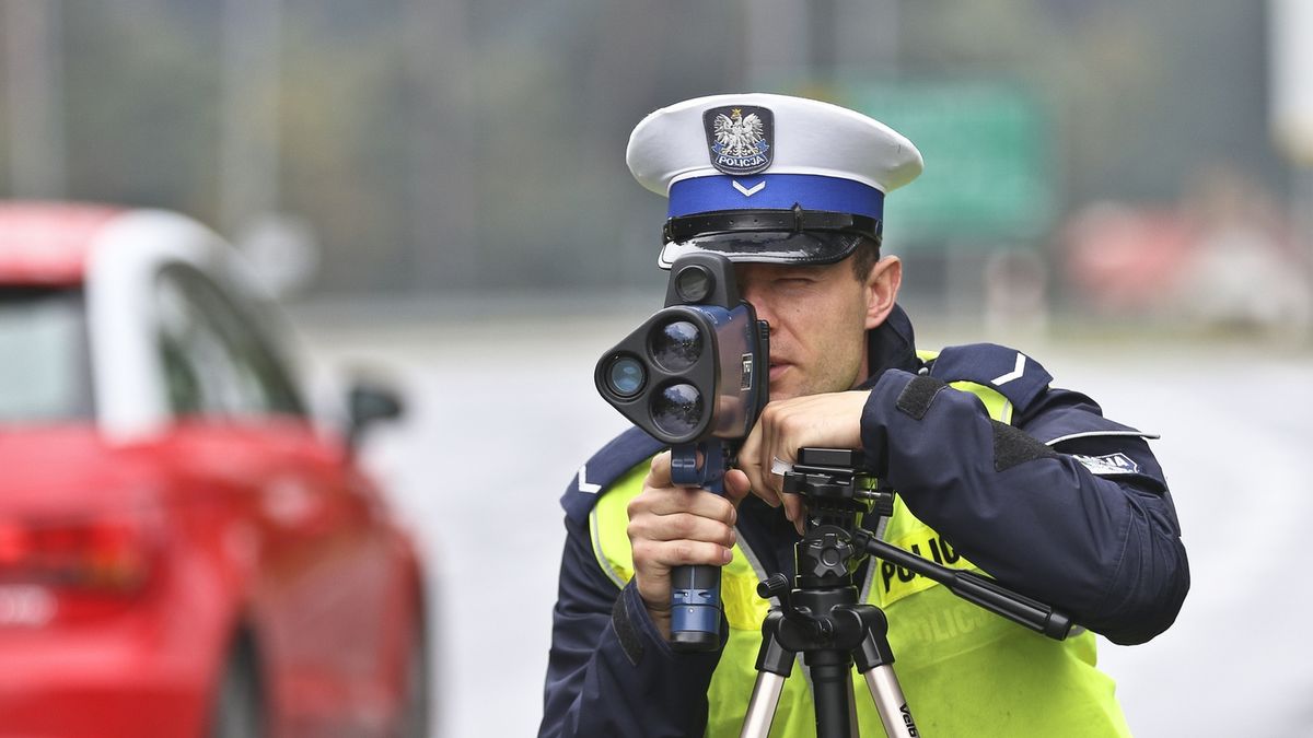 Pomiar ze stosunkowo niewielkiej odległości laserowym urządzeniem ustawionym na trójnogu jest zwykle dokładny