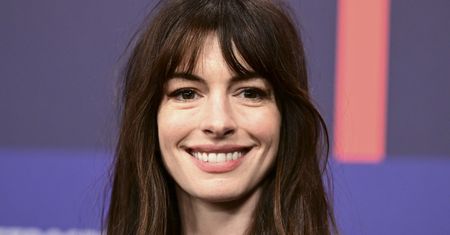 Takie paznokcie to zupełna nowość. Nosi je Anne Hathaway, ale nie każda by się odważyła