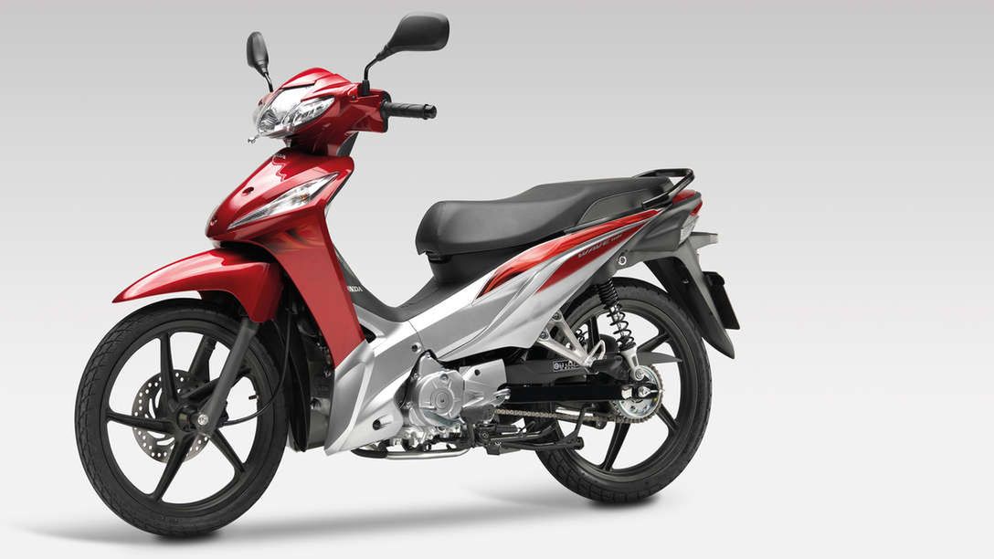 Honda Wave 110 - jeden z nowszych modeli motocykla typu "underbone", bazujący na Honda Super Cub. Wyposażony w manualną, 4-stopniową skrzynię biegów oraz automatyczne sprzęgło.