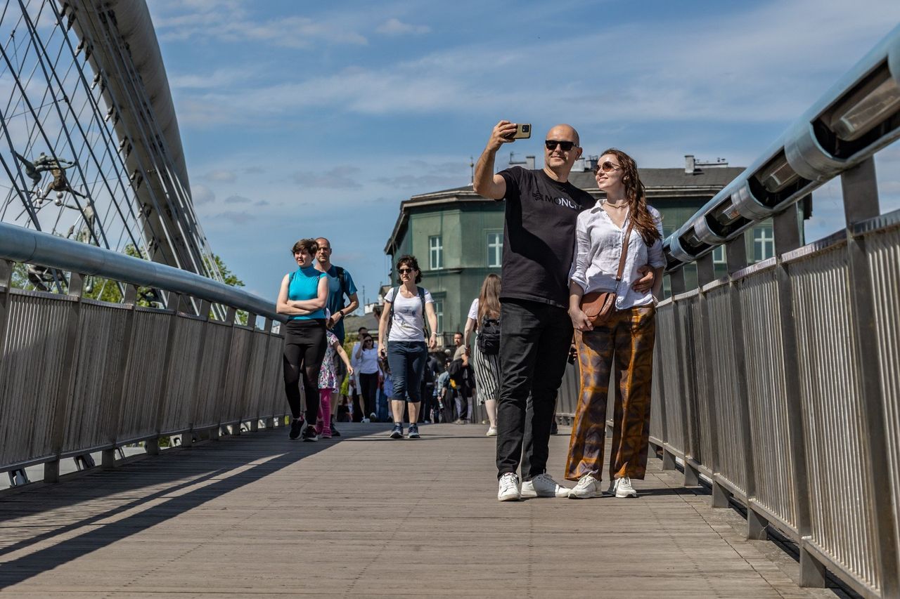 Kraków: Kilka lat temu ten obiekt całkowicie zmienił miasto. Powstała kładka Bernatka i... nowa rzeczywistość. Tak połączono Kazimierz i Podgórze
