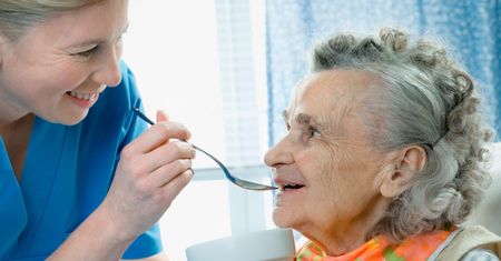 Wczesne objawy alzheimera. Mogą pojawić się przed 40-stką