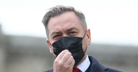 Robert Biedroń pozwany za słowa o Janie Pawle II. Stanowcza reakcja polityka