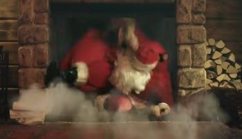 Ksiądz aż się zagotował. Mocne słowa o reklamie z Karolakiem