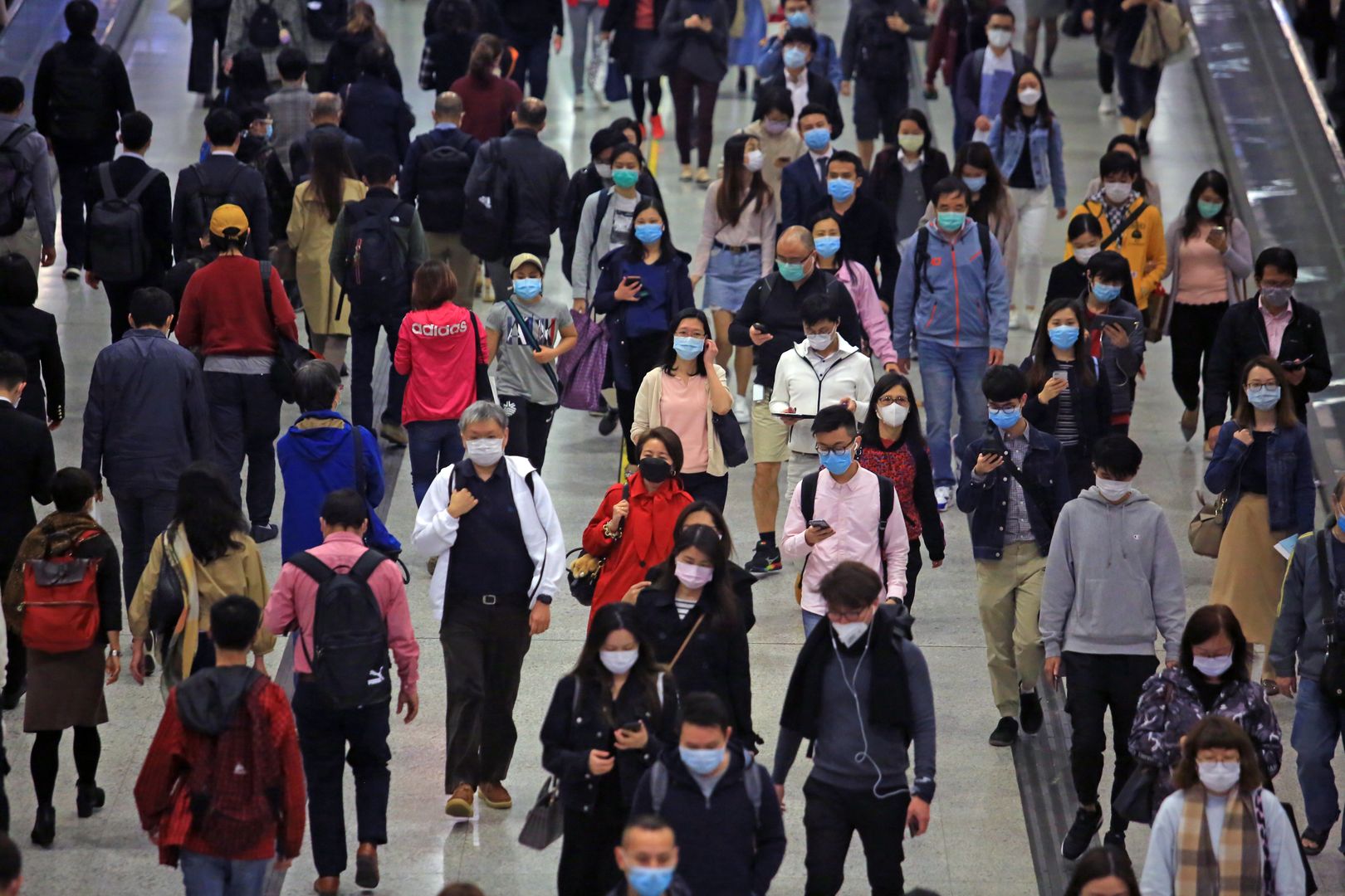 Zakaz wjazdu dla osób przybywających z Chin. Pierwszy kraj ostro reaguje