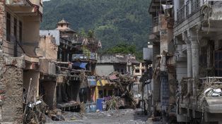 Rośnie bilans ofiar powodzi w Nepalu i Chinach. Kostnice przepełnione