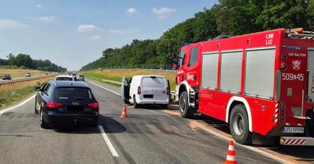 Niebezpieczna hopka na S17. Droga do Warszawy zamknięta do odwołania [OBJAZD]