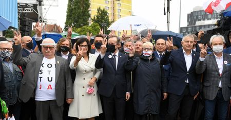 Białoruś. Powstał "list do przyjaciół". Pod nim podpisani m.in. Tokarczuk, Frasyniuk, Bodnar