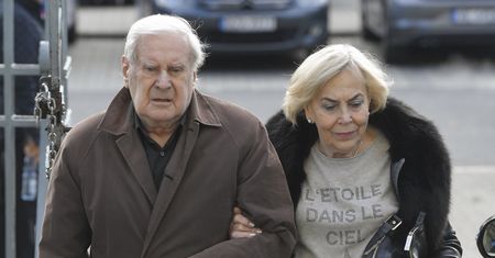 Wiesław Gołas został pochowany na starych Powązkach. Na jego nagrobku pojawił się napis