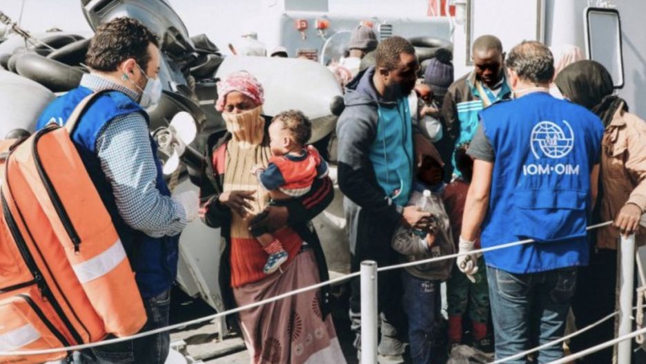 Dwie katastrofy statków z migrantami u wybrzeży Libii. Zaginęło 