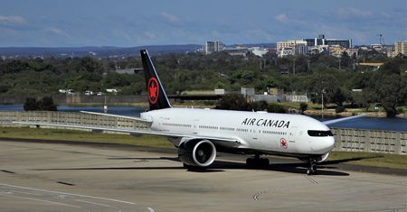 Koniec paraliżu lotniczego w Kanadzie. Air Canada dogadała się z załogą i wznawia loty