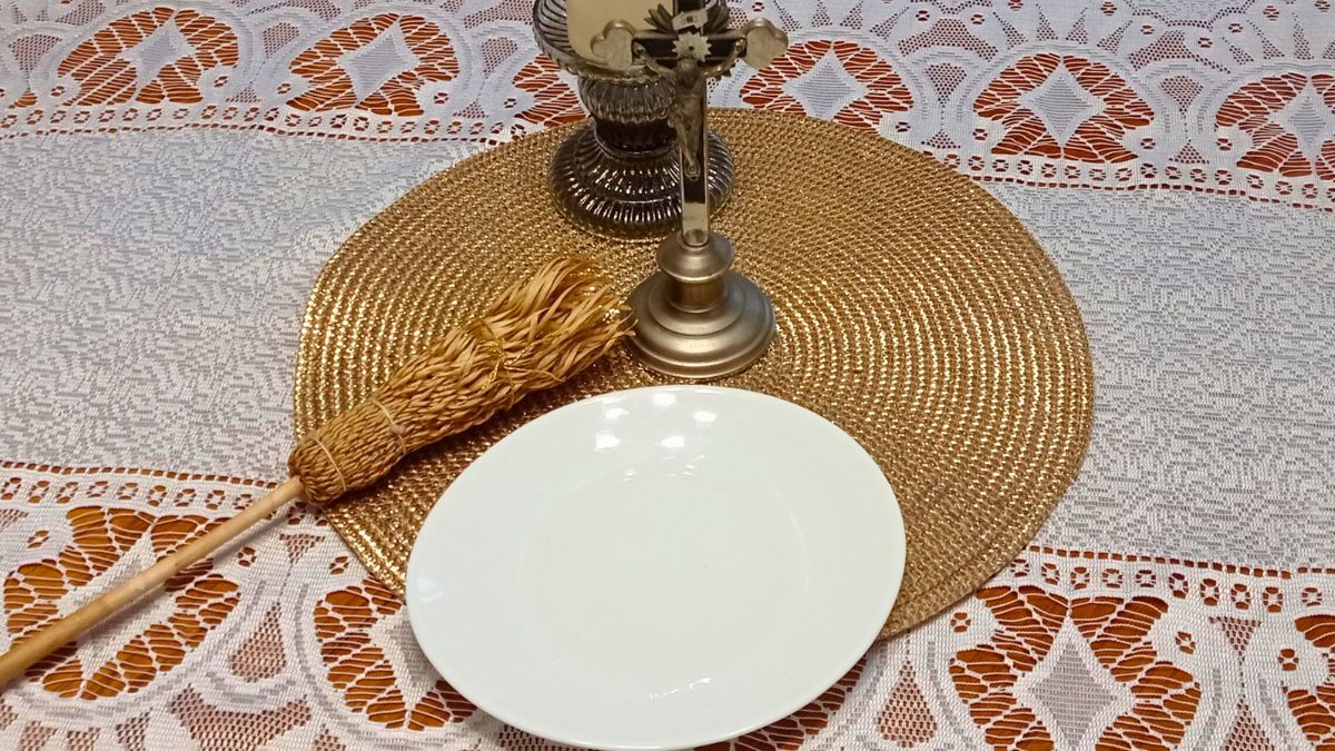 Kolęda, czyli wizyta księdza w domu to dla niego ciężka przeprawa 