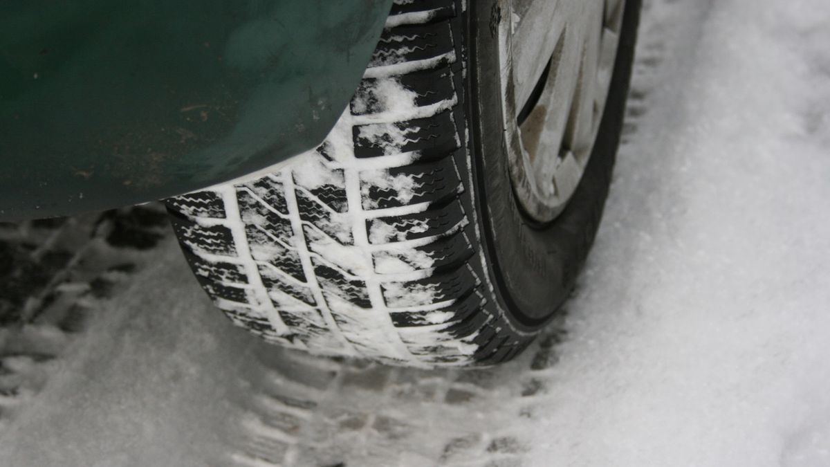 Czy zimą stosować węższe opony? 1