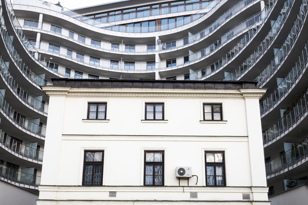 Przeciętnego warszawiaka nie stać nawet na 1 m² mieszkania. Na kredyt nie kupimy nawet kawalerki