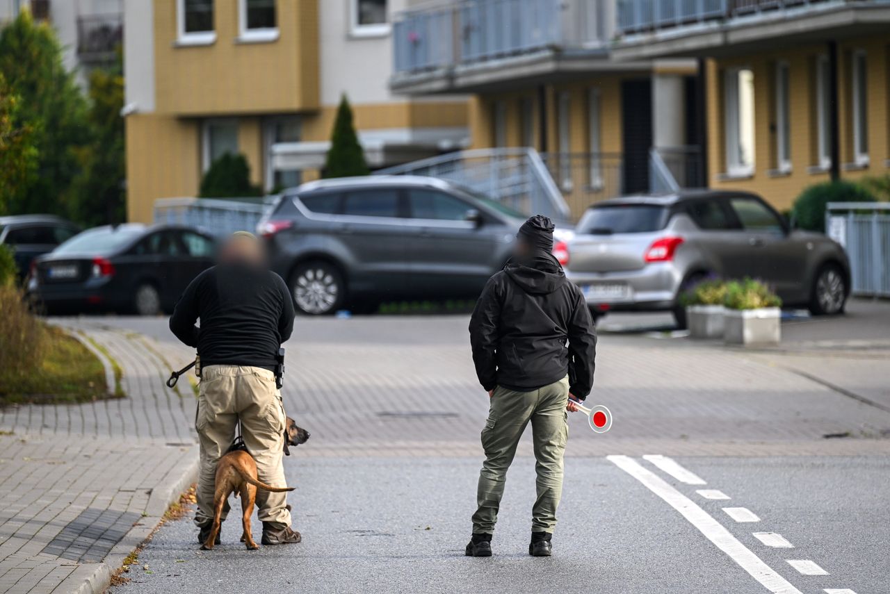 Żołnierz nadal o krok przed policją. Obława trwa