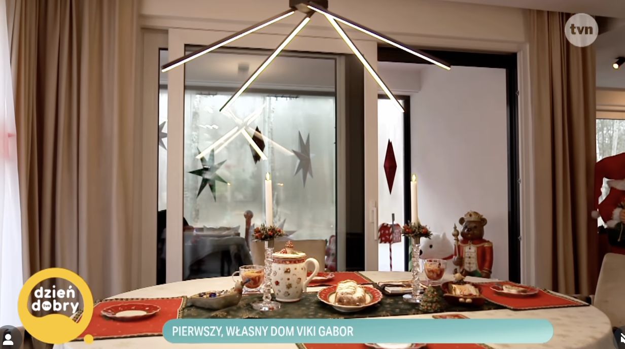 Stół w domu Viki Gabor