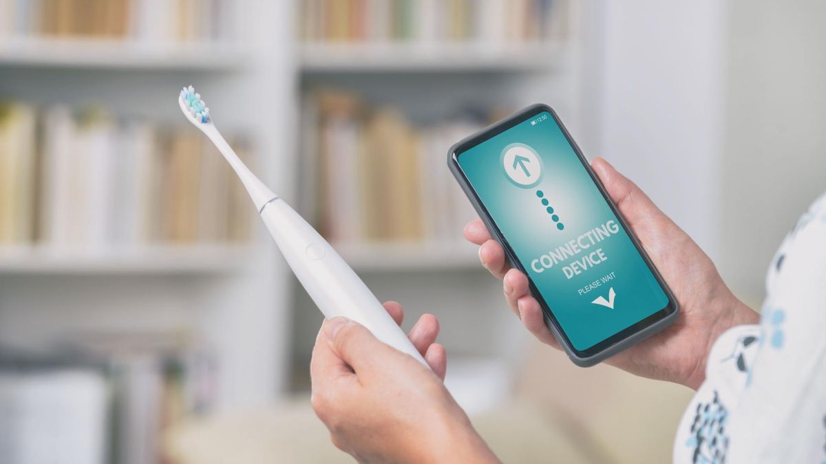 Szczoteczka soniczna ma wiele zalet.