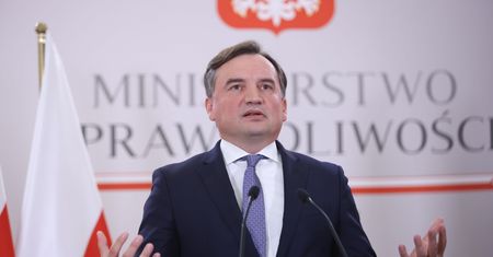 Przerwali konferencję Zbigniewa Ziobry. Tomasz Siemoniak komentuje