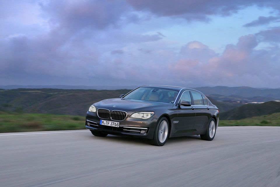 BMW serii 7 na rok 2013 - megagaleria niemieckiego okrętu flagowego 210
