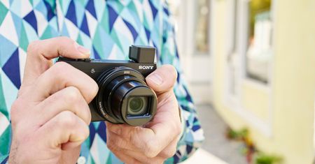 Sony HX-90 i WX500 - superzoomy do kieszeni