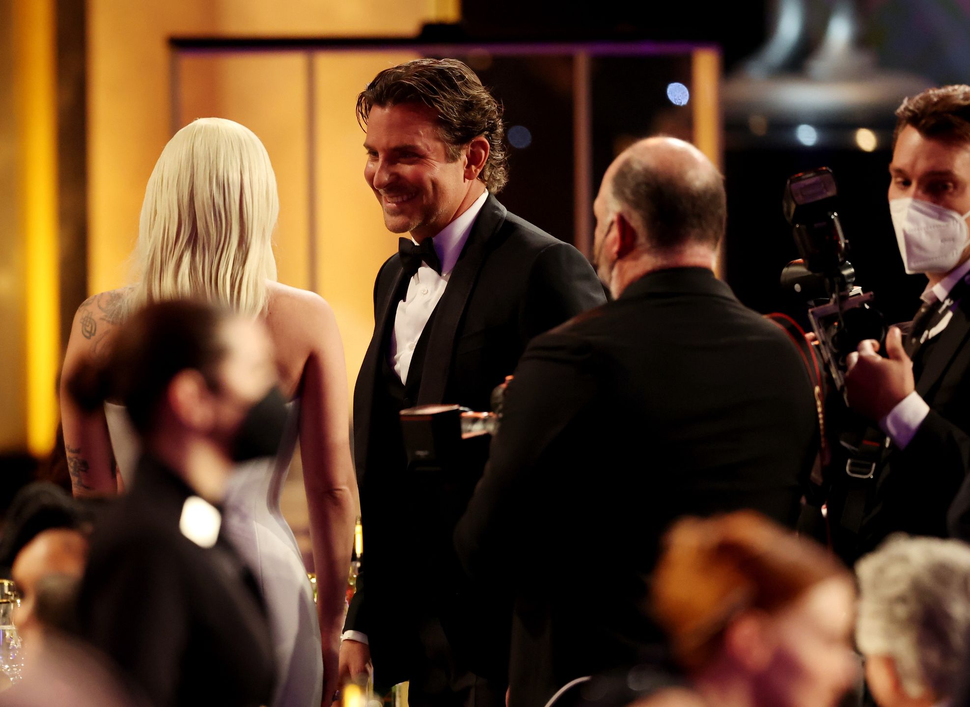 SAG Awards 2022. Lady Gaga i Bradley Cooper wymieniają uprzejmości na gali