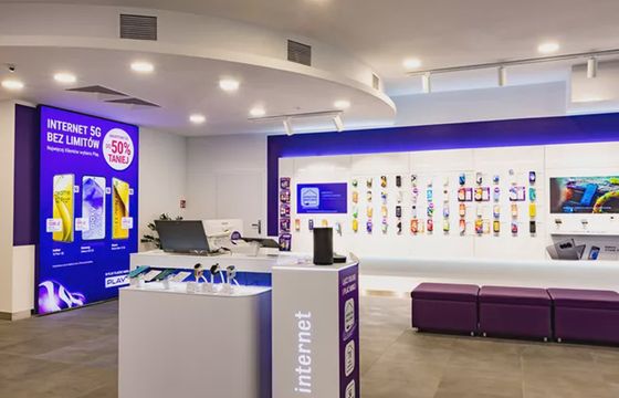 Nowa oferta Play. Światłowód i telewizja nawet przez 8 miesięcy za darmo