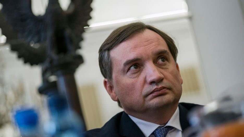 Zbigniew Ziobro interweniuje ws. znieważenie godła podlskiego 