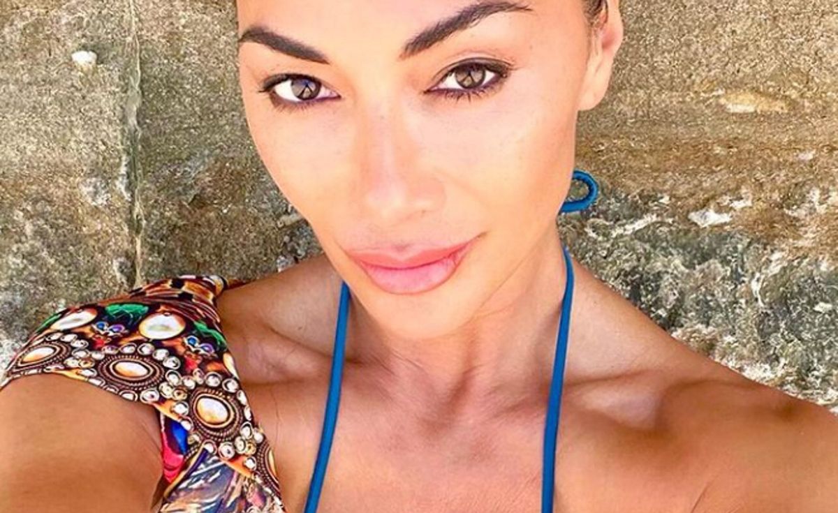 Nicole Scherzinger zrobiła szpagat ubrana jedynie w bikini, które niemal niczego nie zakrywało