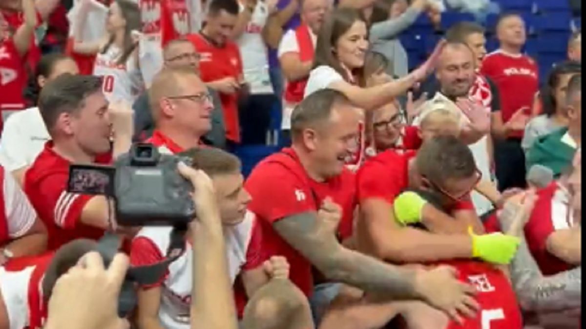 Radość polskich kibiców z koszykarzami