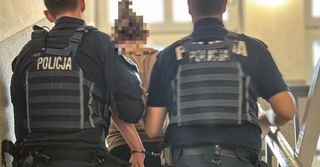 Trzylatek wypadł z okna. Matka piła wódkę, bo syn miał urodziny