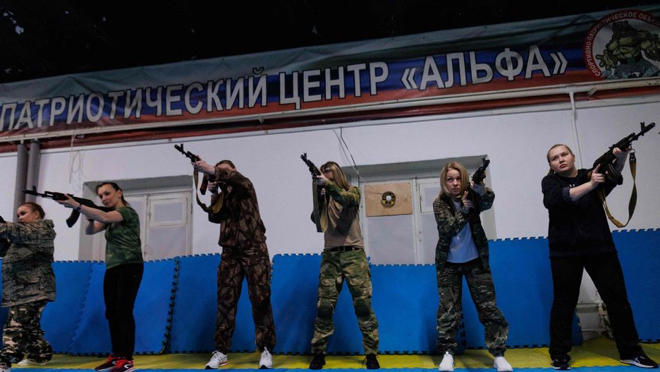 Kursy wojskowe dla kobiet w Jekaterynburgu.