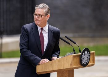 Keir Starmer odchodzi. Reakcje na Wyspach mieszane