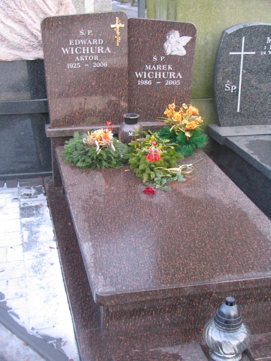 Grób Edwarda Wichury i jego syna na Starych Powązkach