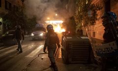 Koronawirus. Włochy niezadowolone z obostrzeń. Starcia z policją