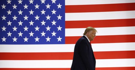 Kampania wyborcza w USA odmrożona. Trump wraca do wieców, Biden zbiera pieniądze
