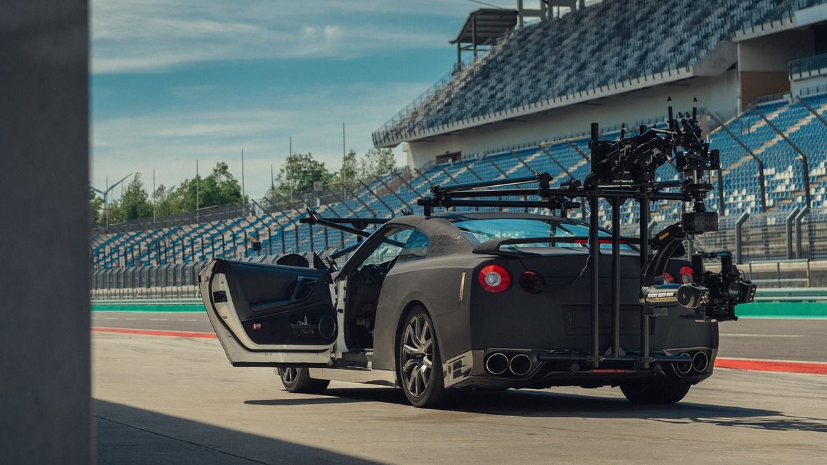 Nissan GT-R przerobiony na niesamowity samochód do kręcenia 5