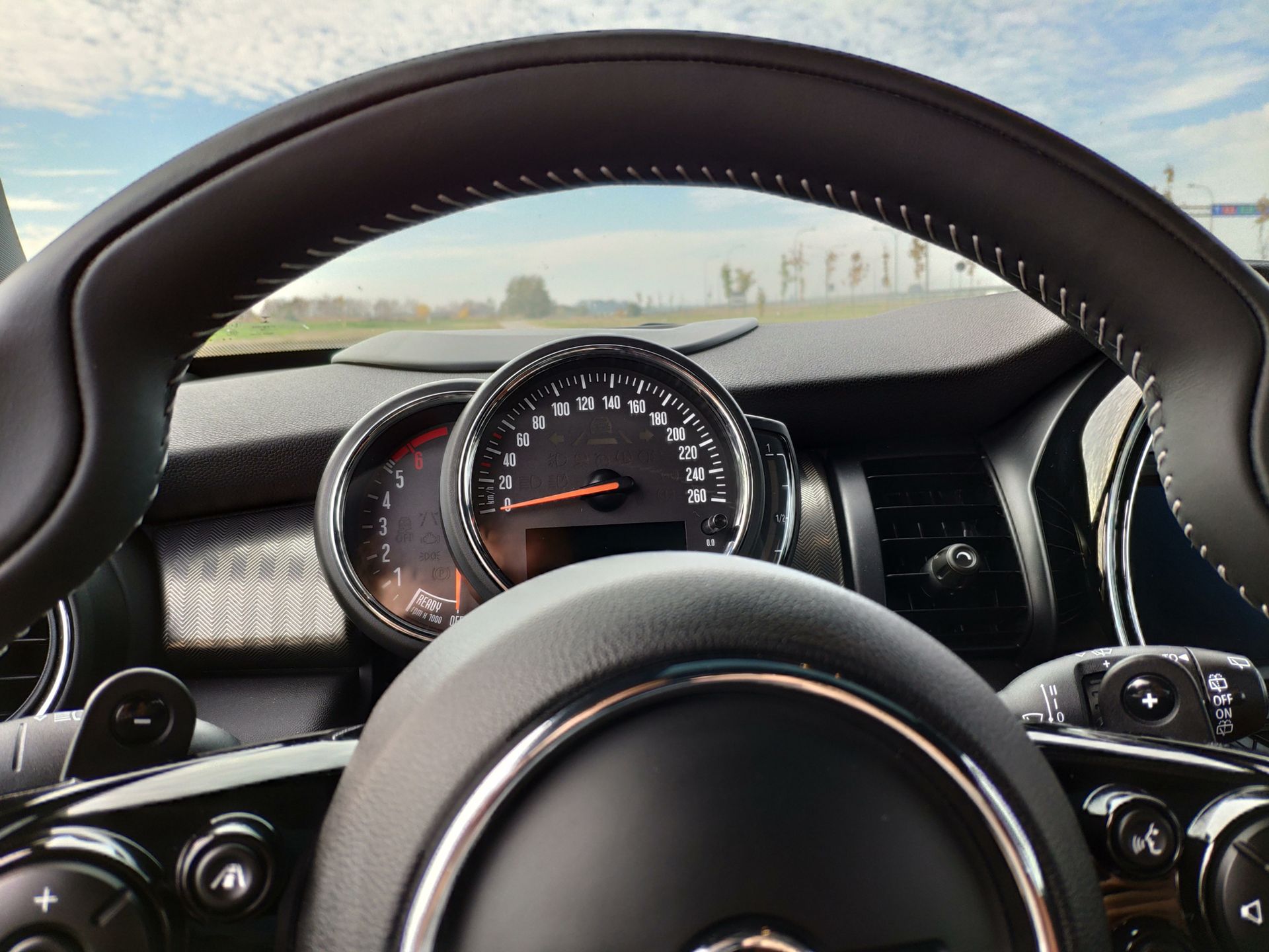 Test Xiaomi Mi 8 – przypomina iPhone'a X, ale nie ceną 18