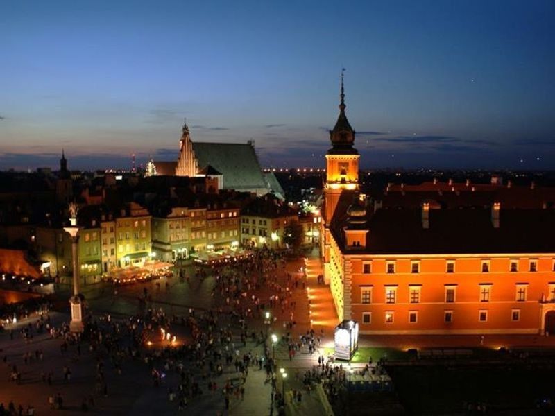 Historyczna Warszawa wieczorową porą (SPACER)