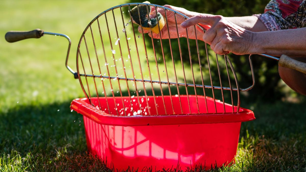 Nie zapominajmy o regularnym czyszczeniu grilla