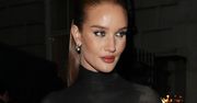Wpadka czy świadomy wybór? Przedziwna kreacja Rosie Huntington-Whiteley na gali BAFTA