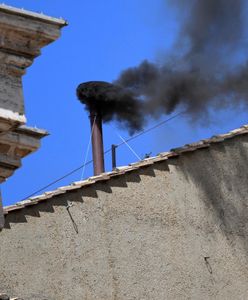 Co dalej po czarnym dymie w środę i czwartek w konklawe 2025?