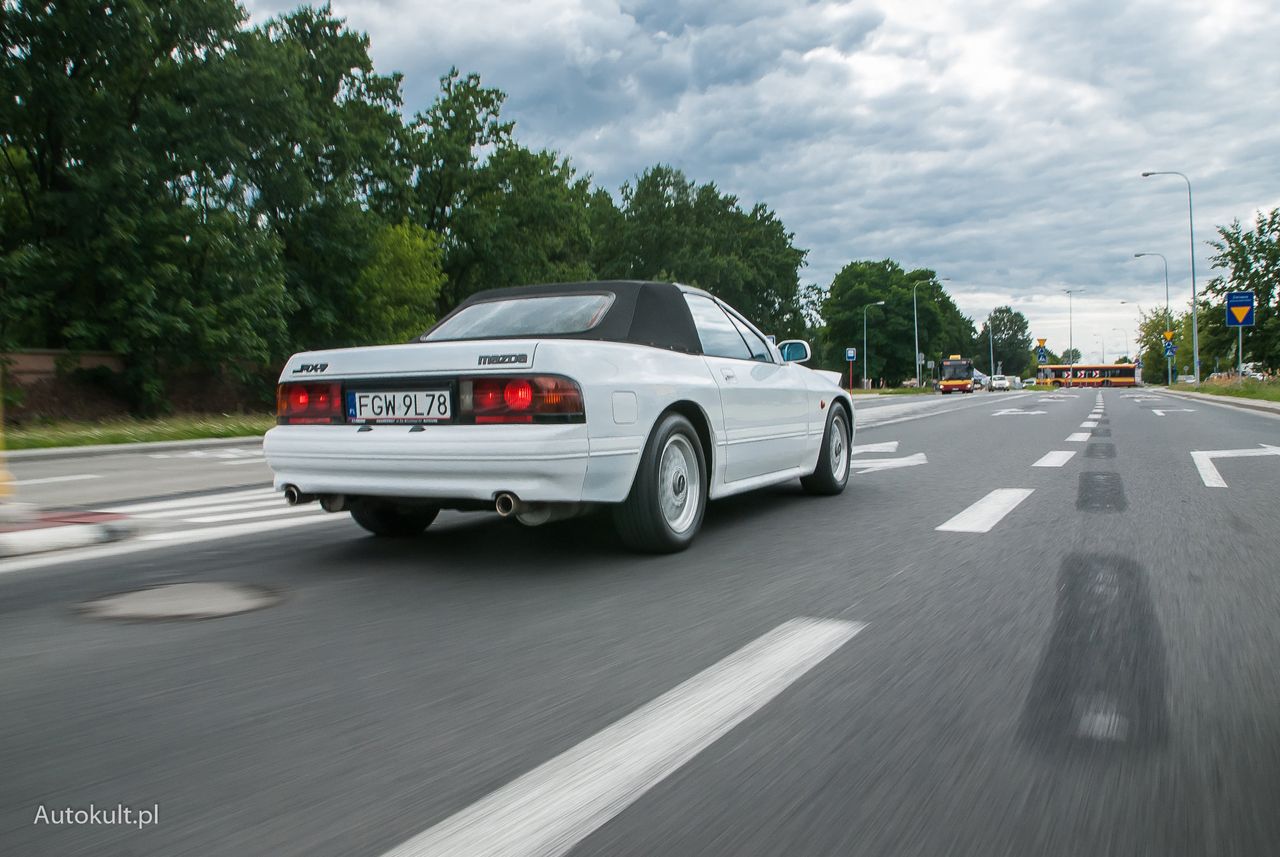 Po MX-5, czas na RX-7. Mazda wznowi produkcję części do 2. i 3. generacji modelu