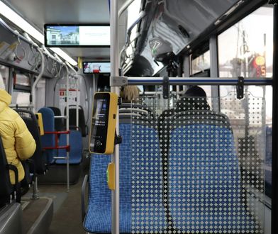 Atak w autobusie. Napastnik uderzył mężczyznę butelką w głowę