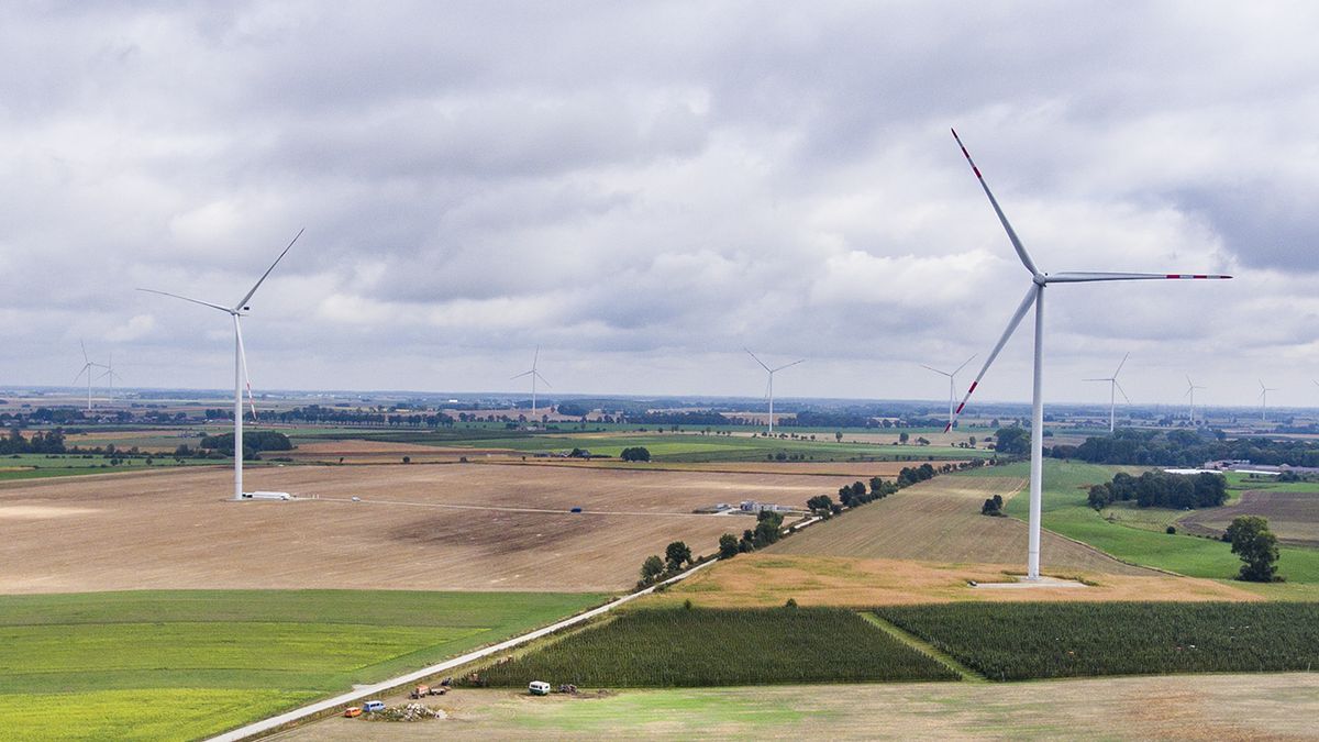wiatraki, turbiny wiatrowe, pola